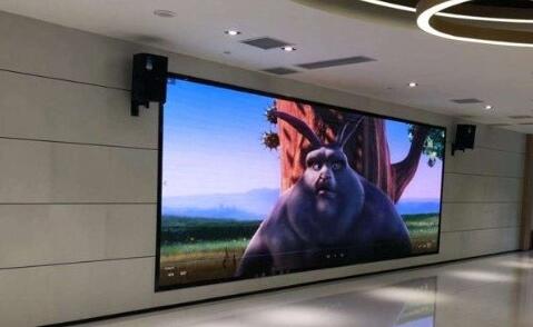 成都LED顯示屏廠家：室內全彩屏的優點有哪些？